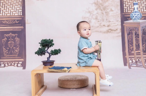 中卫宝宝眼睛肿是什么原因